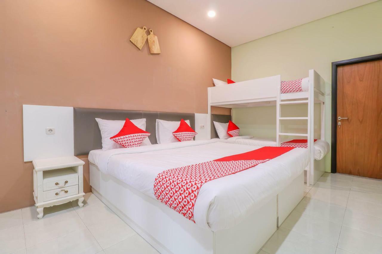 Oyo 1445 Jimbaran 12 Residence Buitenkant foto