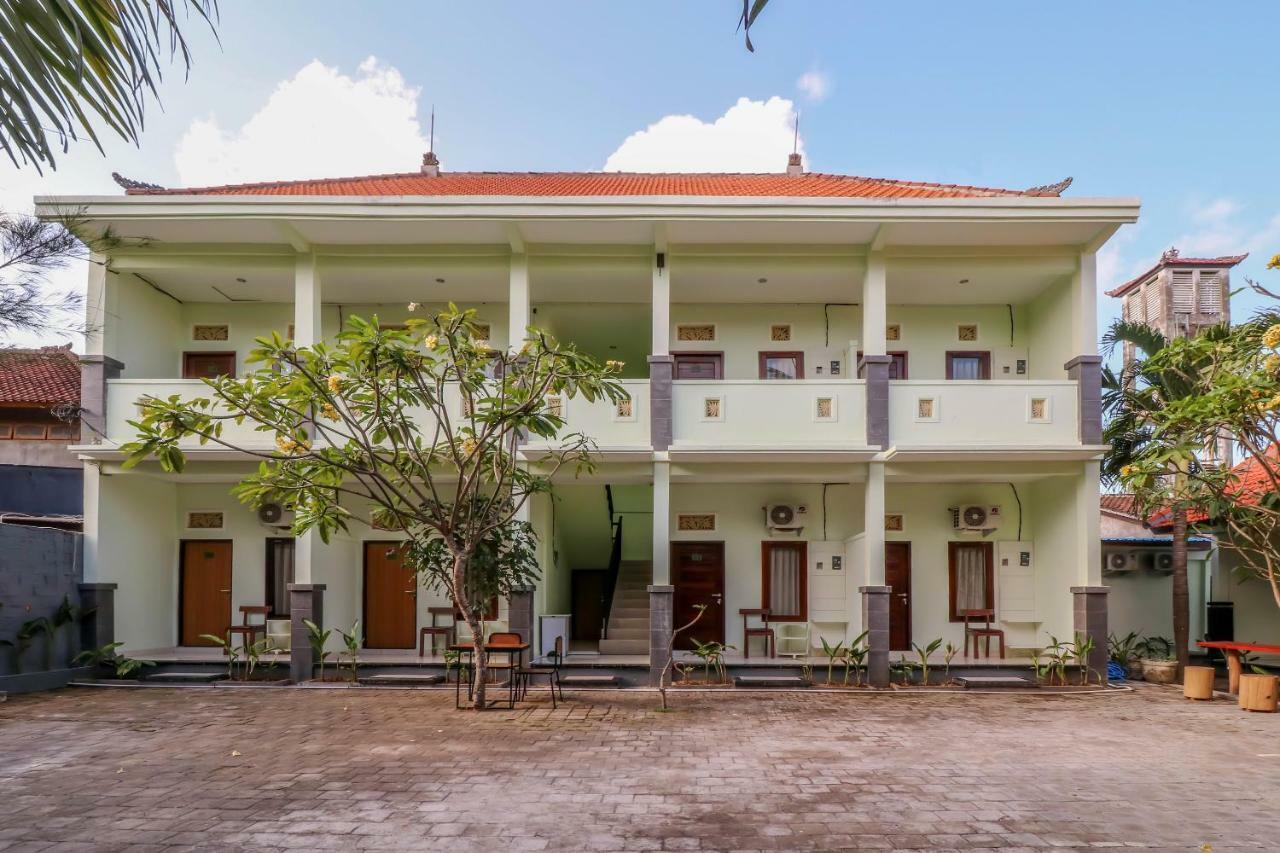 Oyo 1445 Jimbaran 12 Residence Buitenkant foto