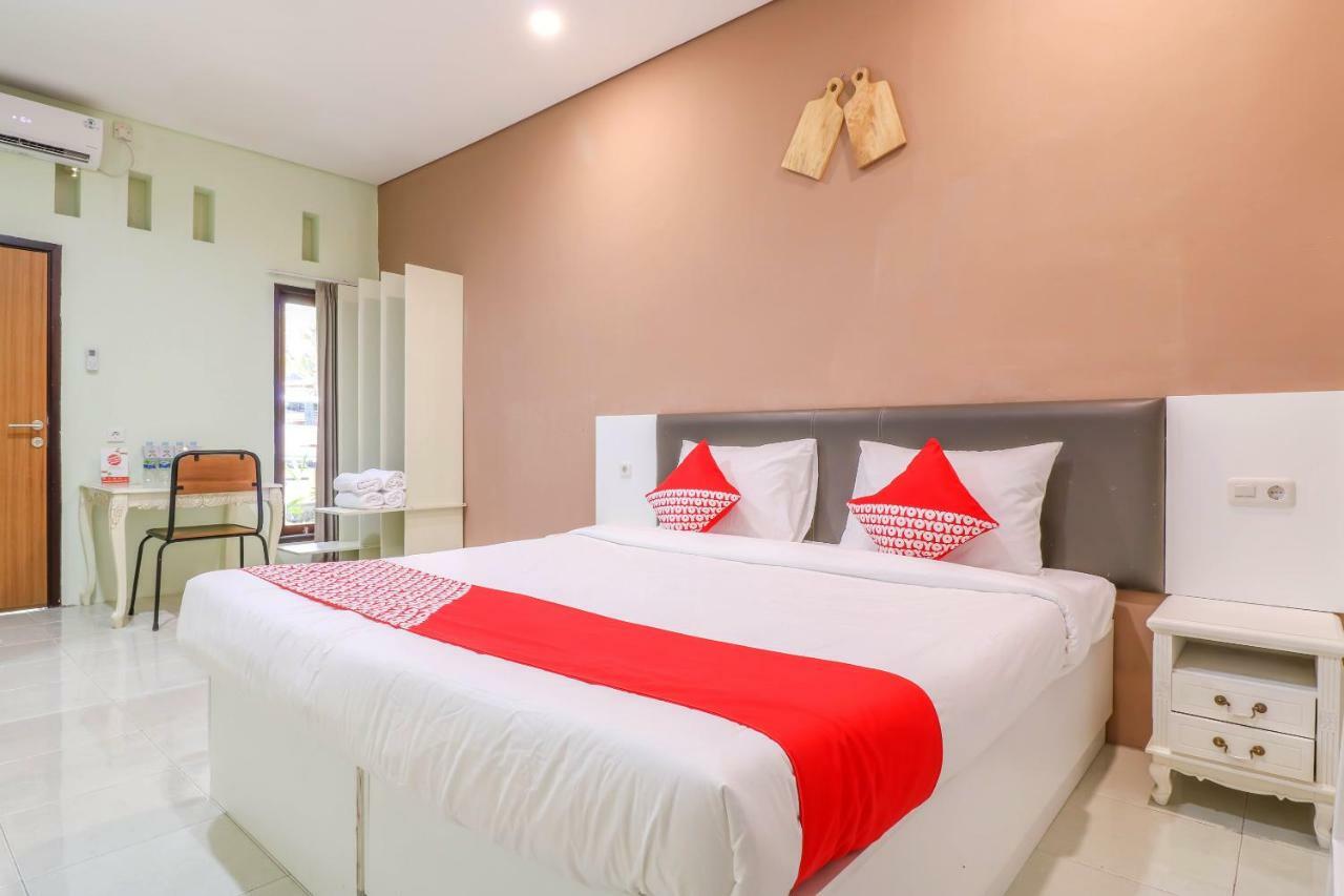 Oyo 1445 Jimbaran 12 Residence Buitenkant foto